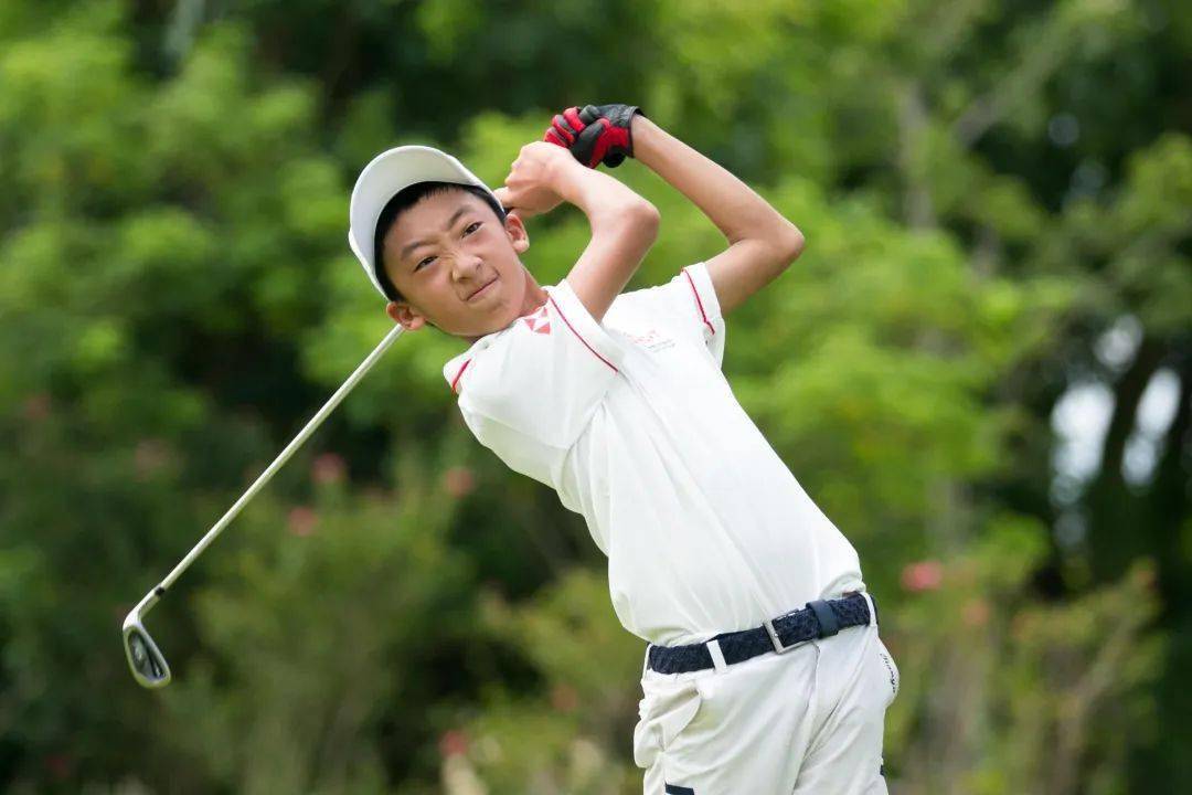 九游体育app-泰山雷霆队鏖战塞外金雕队，高尔夫季后赛小胜，替补奇兵立功。年轻人站出来了的简单介绍